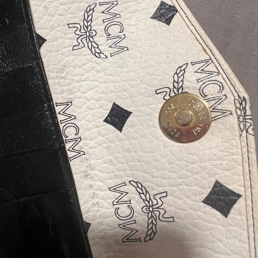 MCM white and black trifold Wallet - Picture 7 of 8